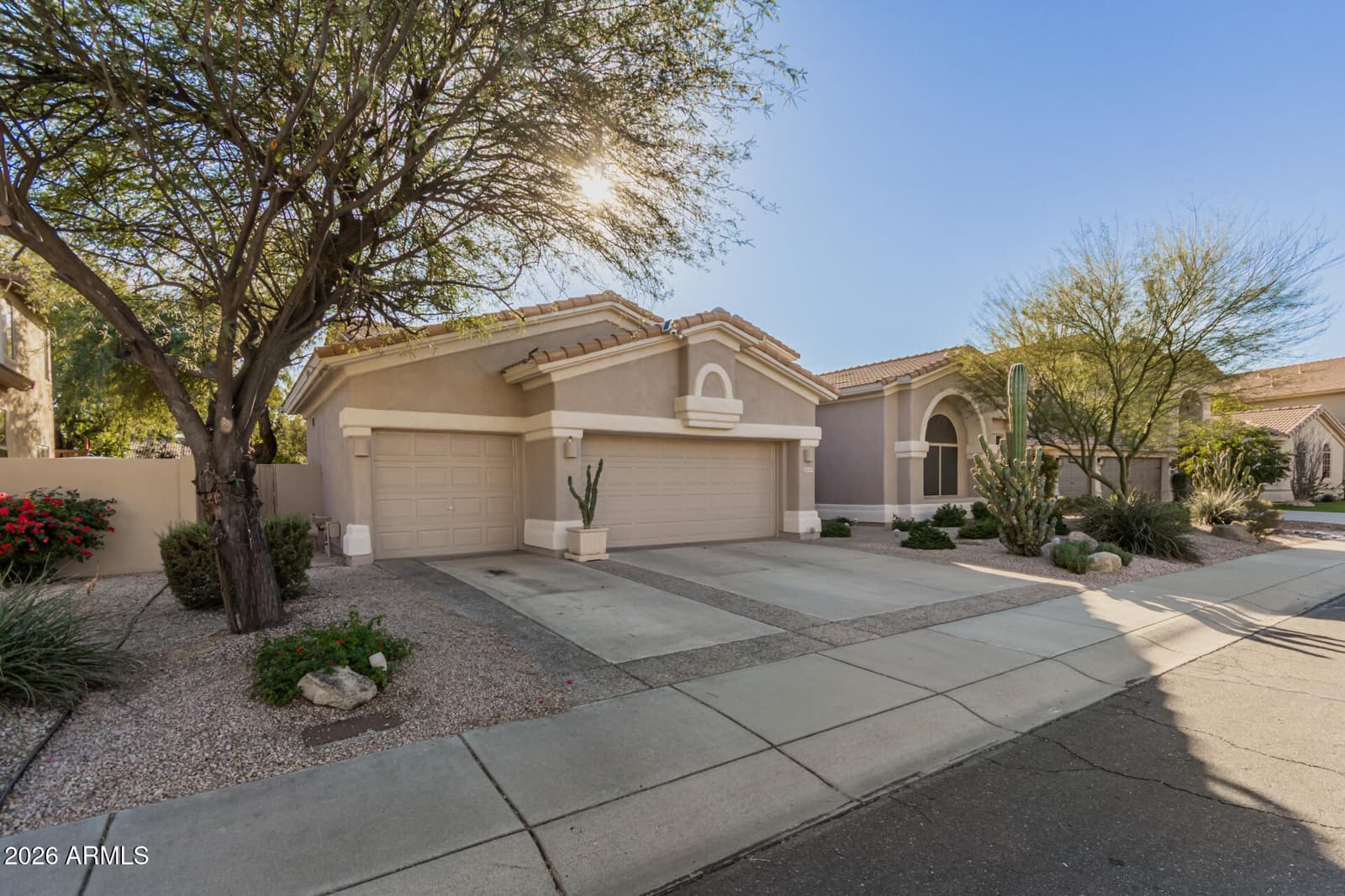 4419 E ROBIN Lane, Phoenix, AZ 85050 — photo 3 of 28