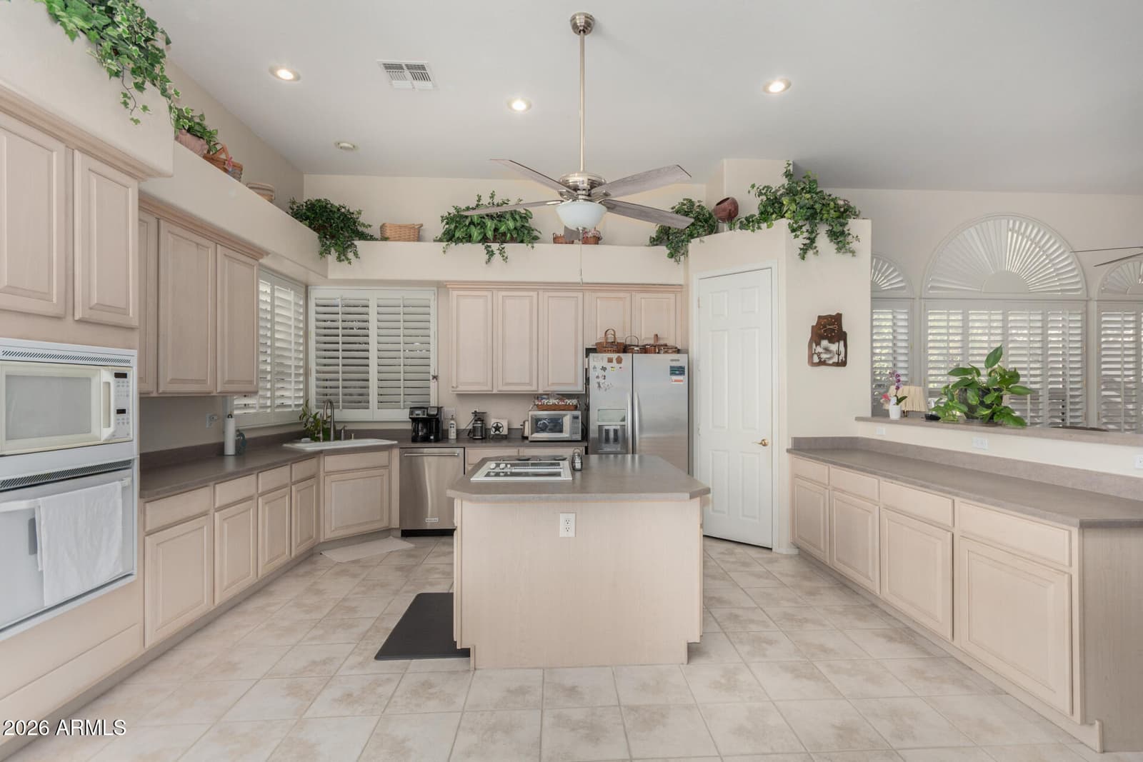4419 E ROBIN Lane, Phoenix, AZ 85050 — photo 10 of 28