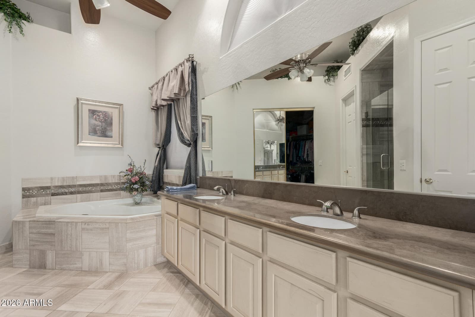 4419 E ROBIN Lane, Phoenix, AZ 85050 — photo 13 of 28
