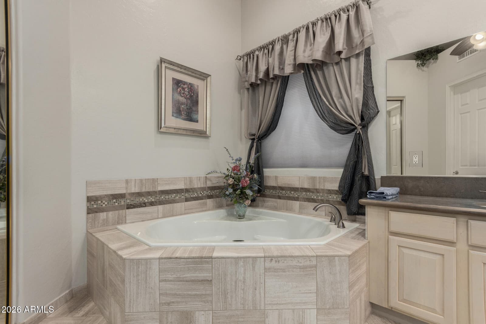 4419 E ROBIN Lane, Phoenix, AZ 85050 — photo 15 of 28
