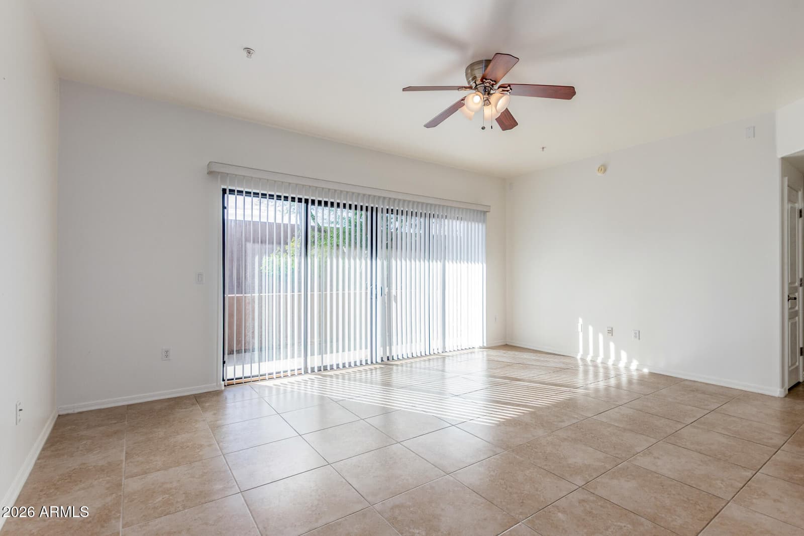 20660 N 40TH Street 1172, Phoenix, AZ 85050 — photo 4 of 37