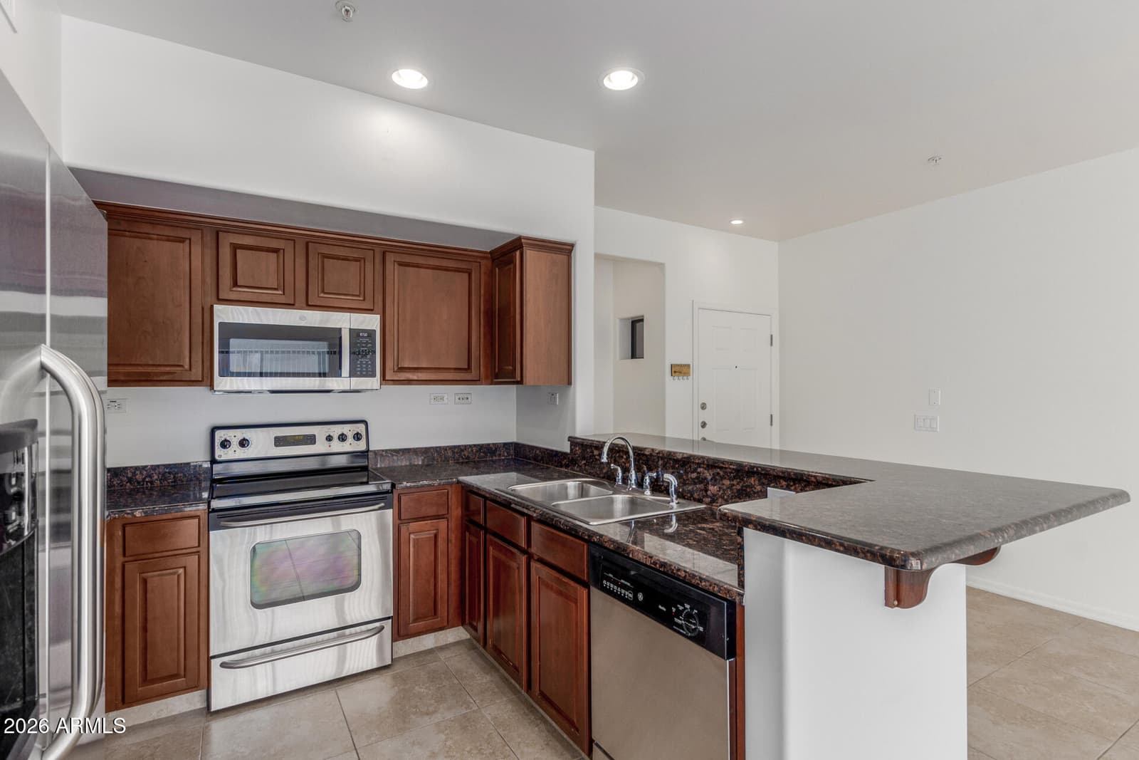 20660 N 40TH Street 1172, Phoenix, AZ 85050 — photo 3 of 37