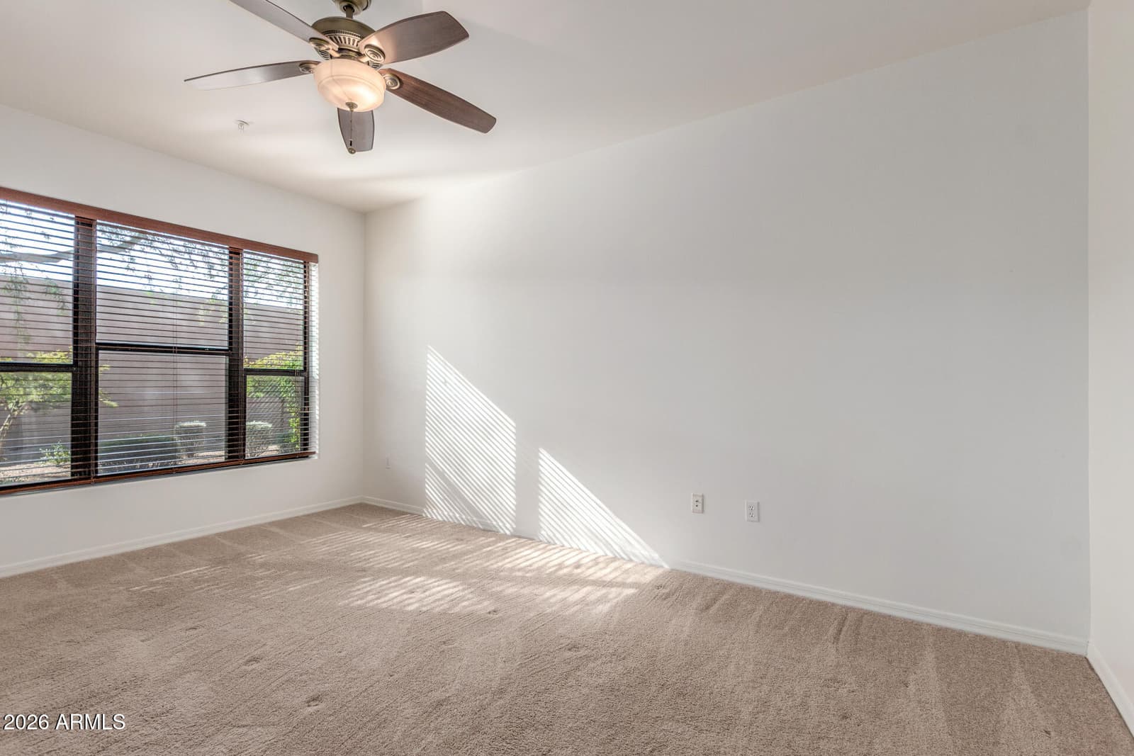 20660 N 40TH Street 1172, Phoenix, AZ 85050 — photo 5 of 37