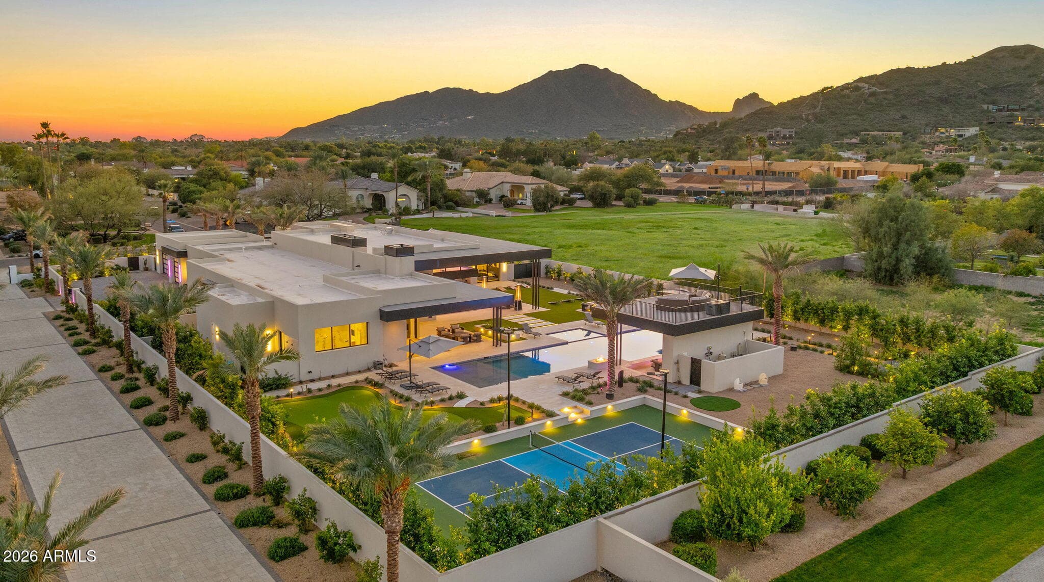 6824 E HUMMINGBIRD Lane, Paradise Valley, AZ 85253 — photo 7 of 13
