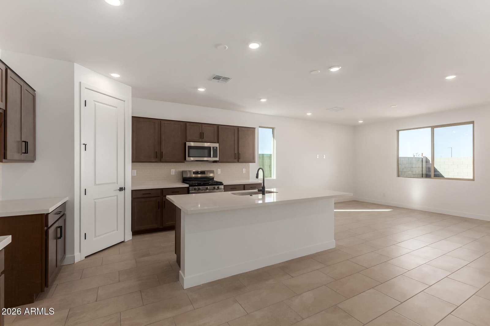 30142 W PALO BREA Way, Buckeye, AZ 85396 — photo 12 of 38