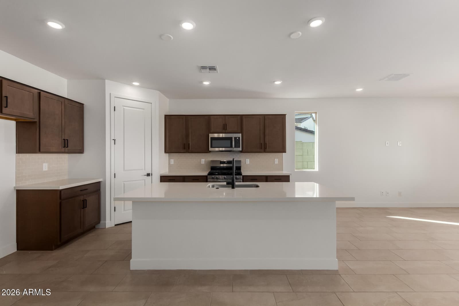 30142 W PALO BREA Way, Buckeye, AZ 85396 — photo 13 of 38
