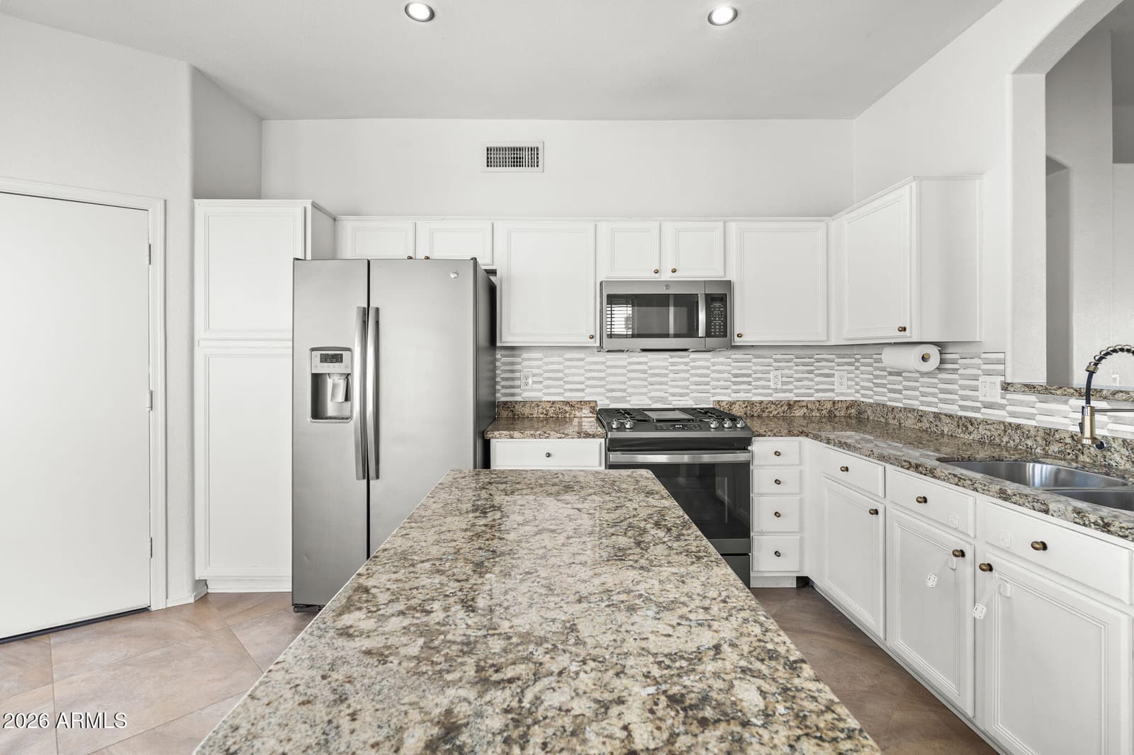1638 E BARBARITA Avenue, Gilbert, AZ 85234 — photo 10 of 29