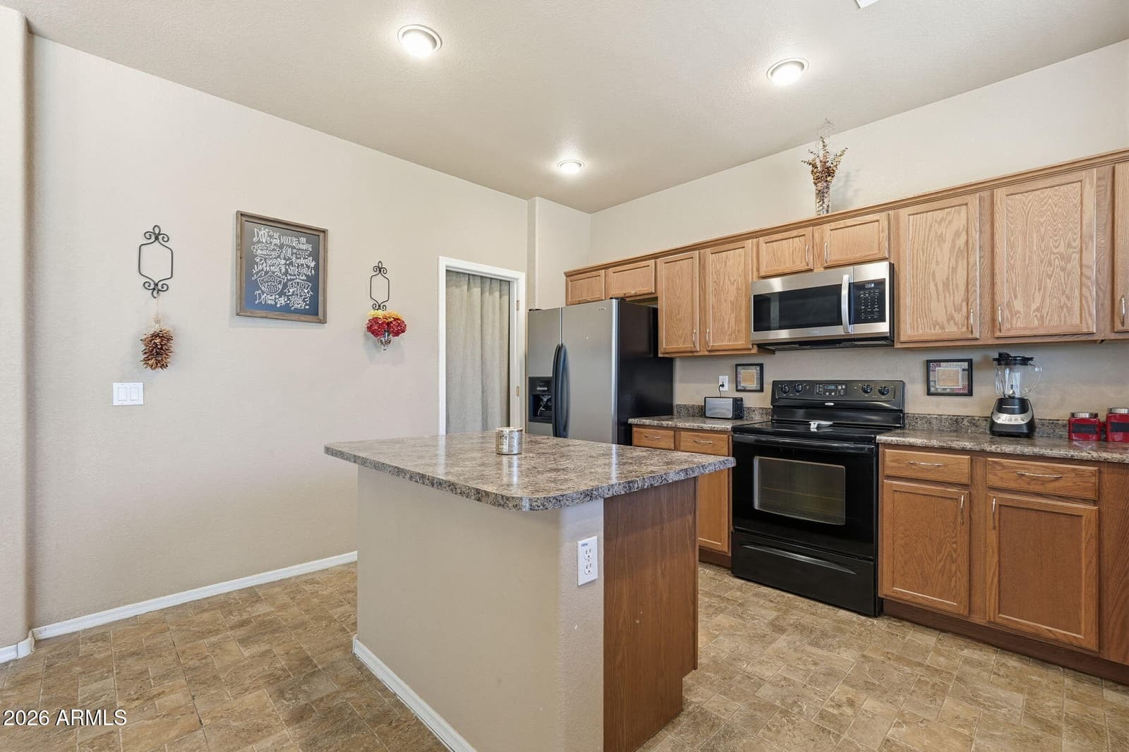 33408 N FALCON Trail, San Tan Valley, AZ 85144 — photo 11 of 35