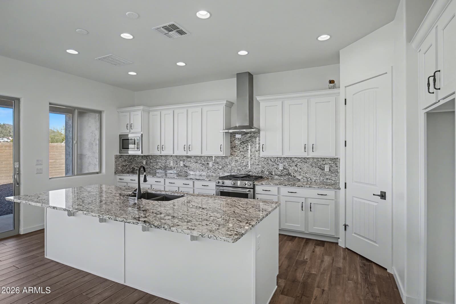 8032 E JUNE Circle, Mesa, AZ 85207 — photo 10 of 47