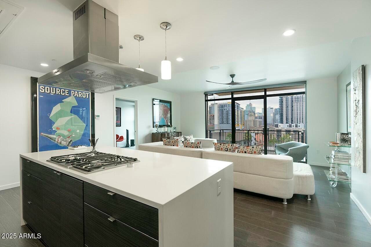 200 W PORTLAND Street 817, Phoenix, AZ 85003 — photo 4 of 60