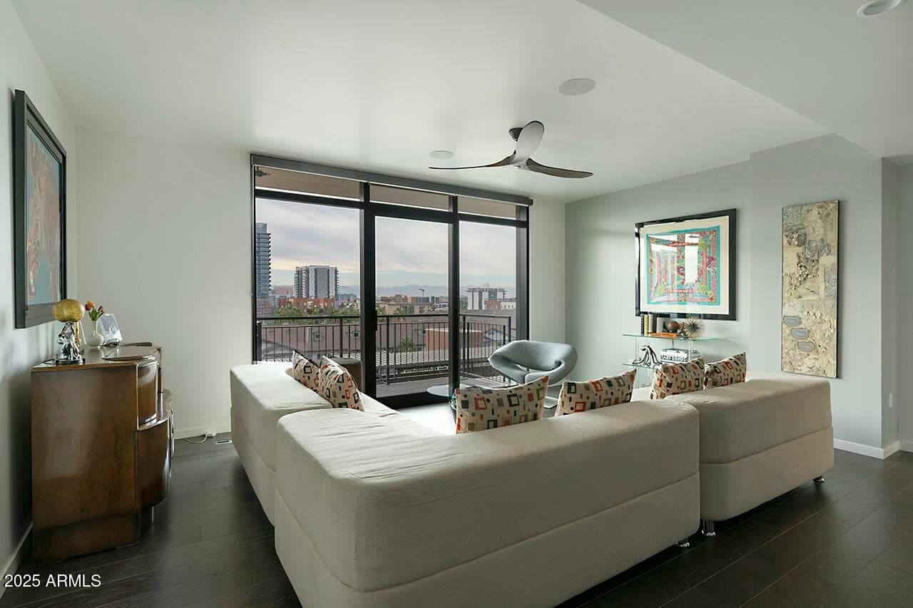 200 W PORTLAND Street 817, Phoenix, AZ 85003 — photo 8 of 60