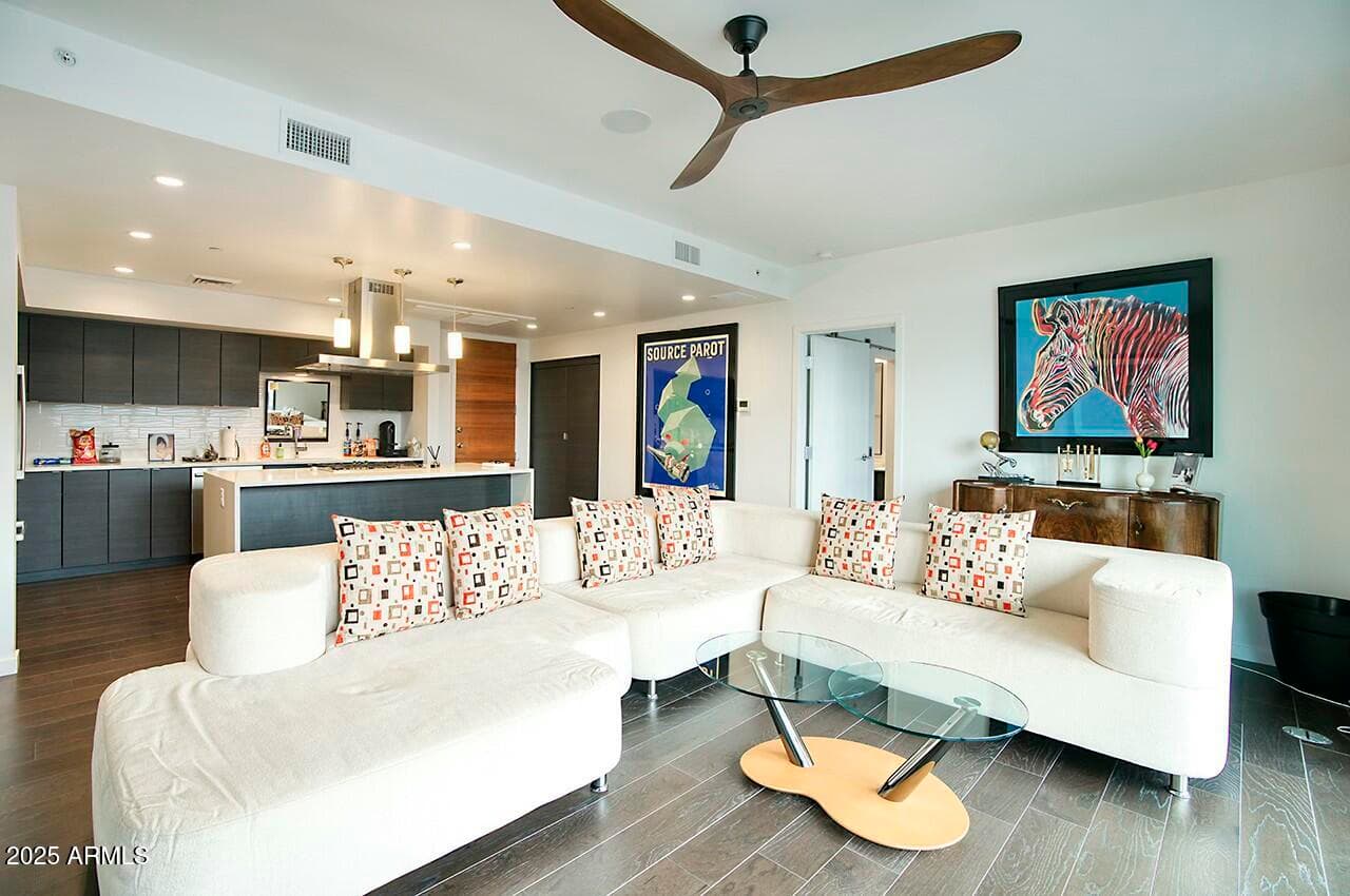 200 W PORTLAND Street 817, Phoenix, AZ 85003 — photo 12 of 60