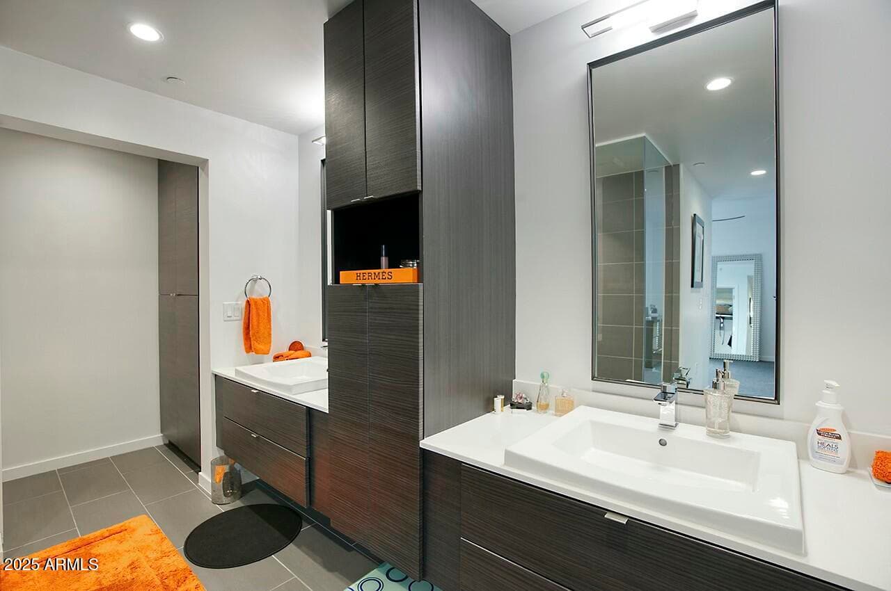 200 W PORTLAND Street 817, Phoenix, AZ 85003 — photo 16 of 60