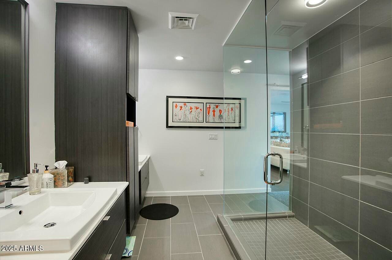 200 W PORTLAND Street 817, Phoenix, AZ 85003 — photo 17 of 60
