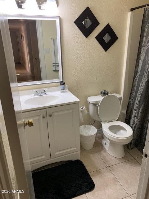 8214 W SELLS Drive, Phoenix, AZ 85033 — photo 4 of 38