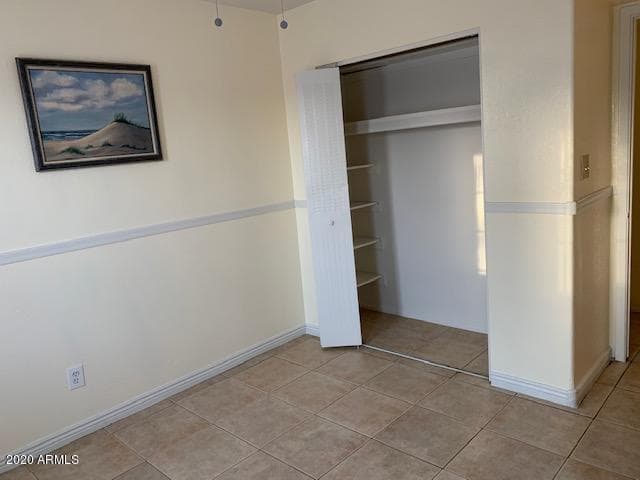 8214 W SELLS Drive, Phoenix, AZ 85033 — photo 11 of 38