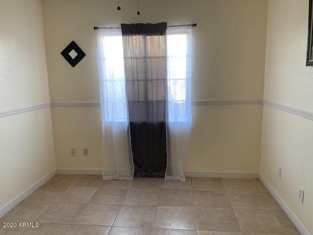 8214 W SELLS Drive, Phoenix, AZ 85033 — photo 12 of 38