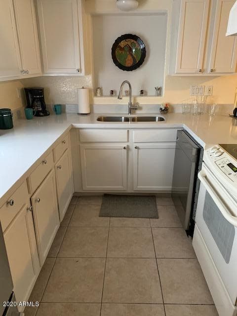 8214 W SELLS Drive, Phoenix, AZ 85033 — photo 32 of 38
