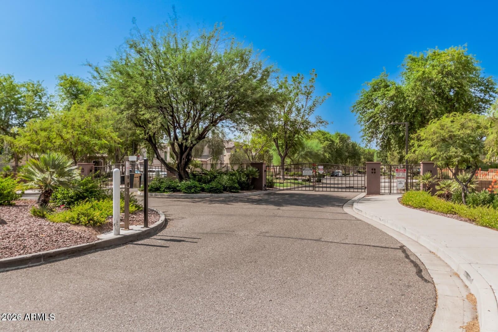 1937 W DAVIS Road, Phoenix, AZ 85023 — photo 10 of 10