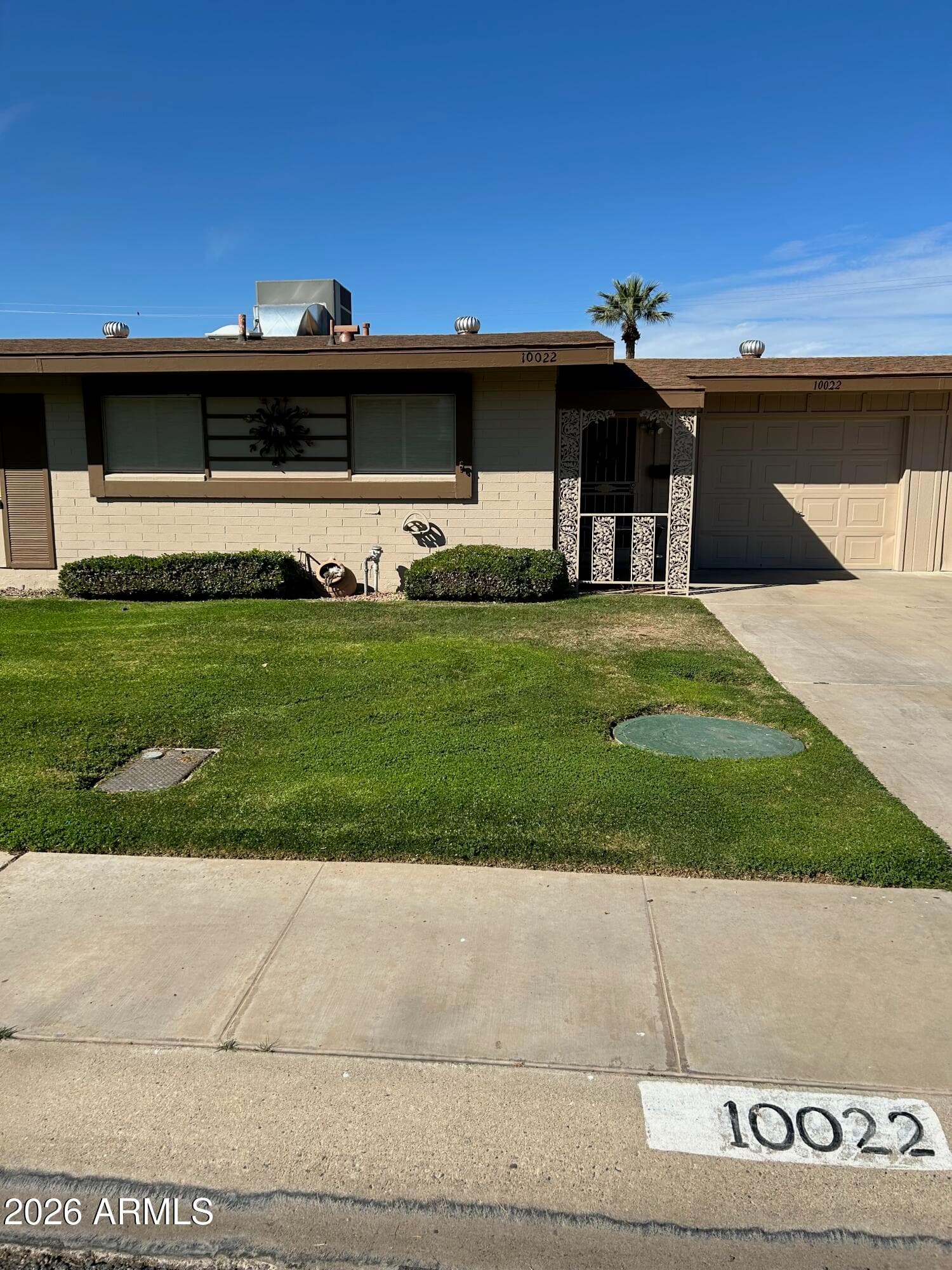 10022 W LAKEVIEW Circle N, Sun City, AZ 85351 — photo 2 of 30