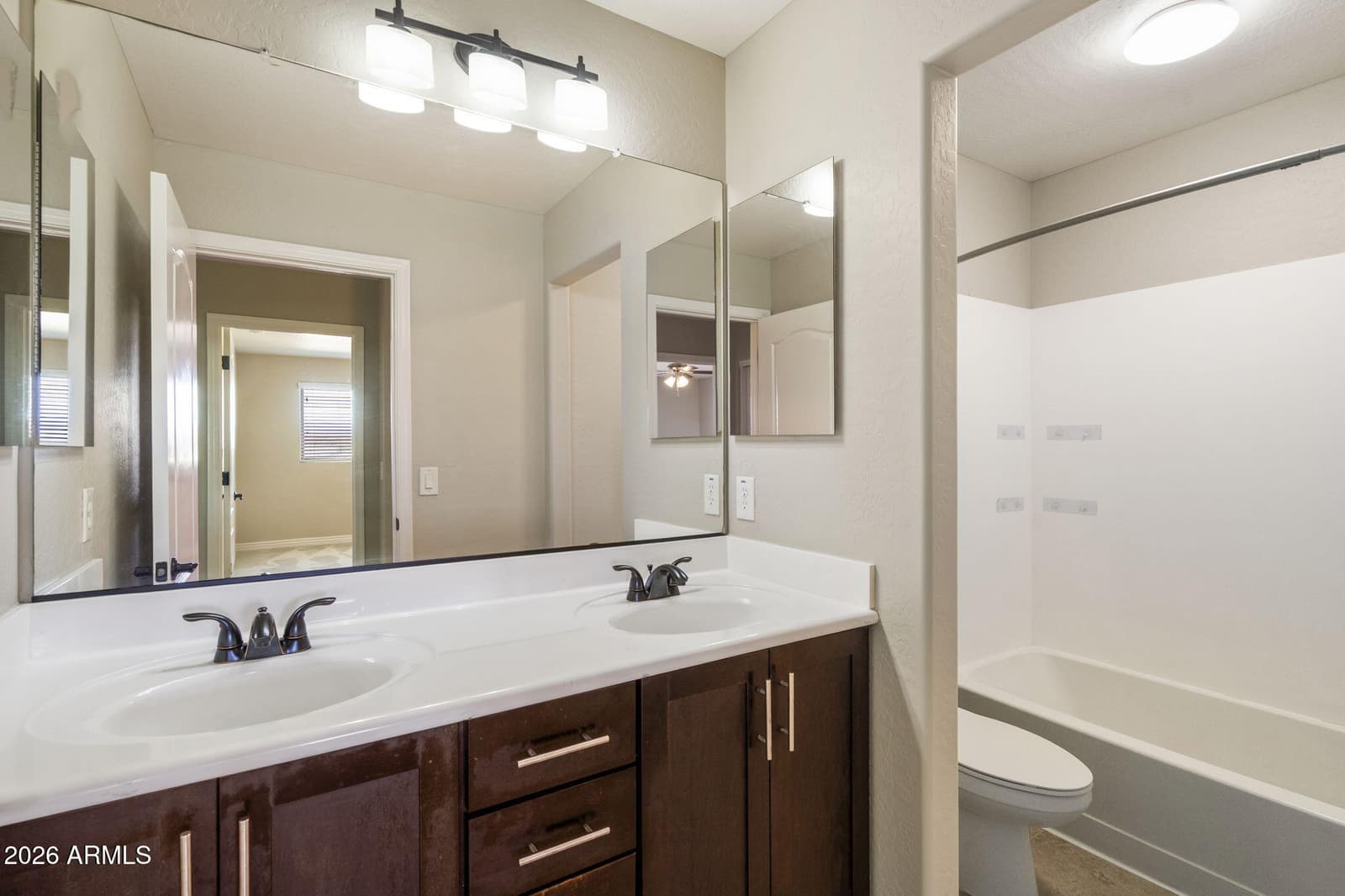 4235 E CASITAS DEL RIO Drive, Phoenix, AZ 85050 — photo 28 of 32