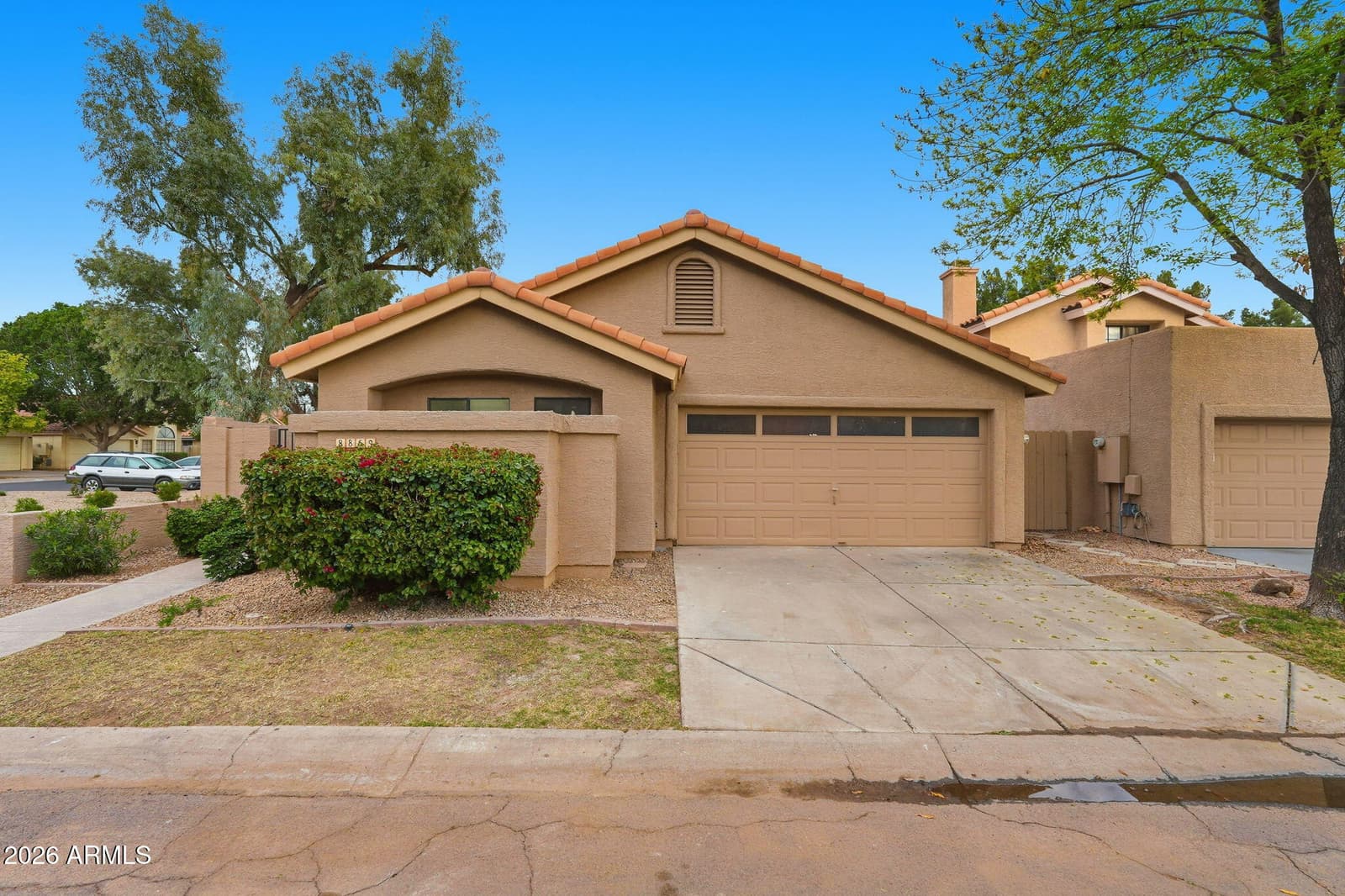 8859 S GRANDVIEW Drive, Tempe, AZ 85284 — photo 7 of 40