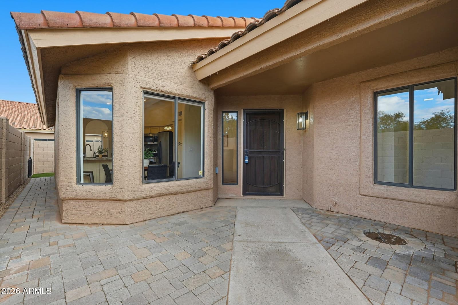 8859 S GRANDVIEW Drive, Tempe, AZ 85284 — photo 9 of 40