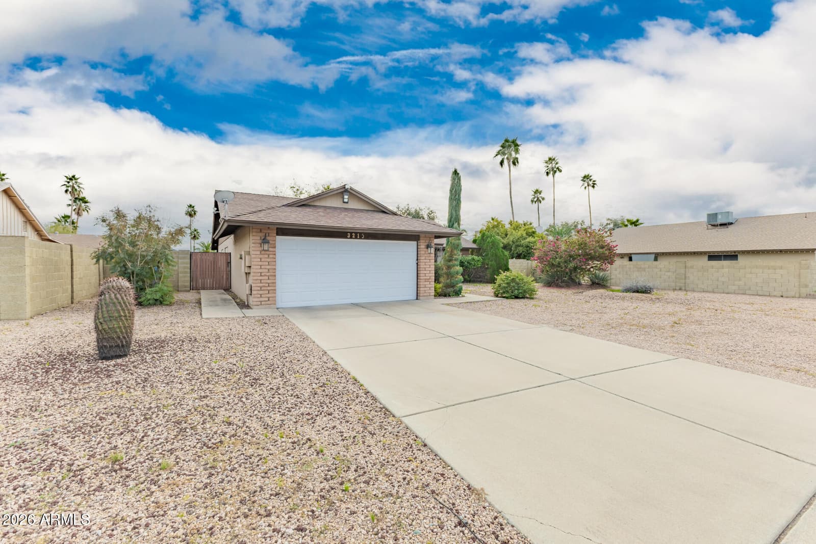 3215 W PARADISE Lane, Phoenix, AZ 85053 — photo 2 of 34