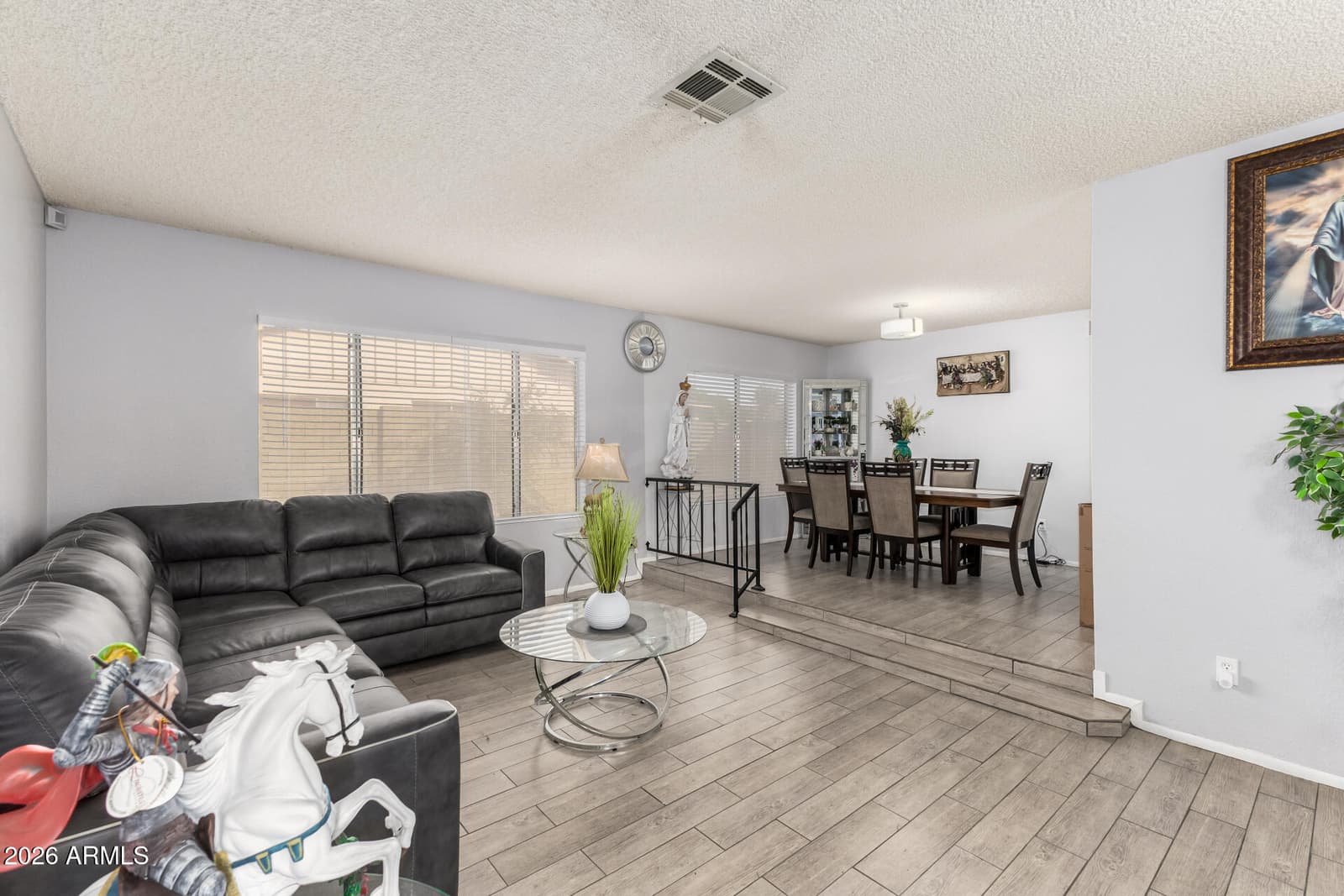 3215 W PARADISE Lane, Phoenix, AZ 85053 — photo 4 of 34