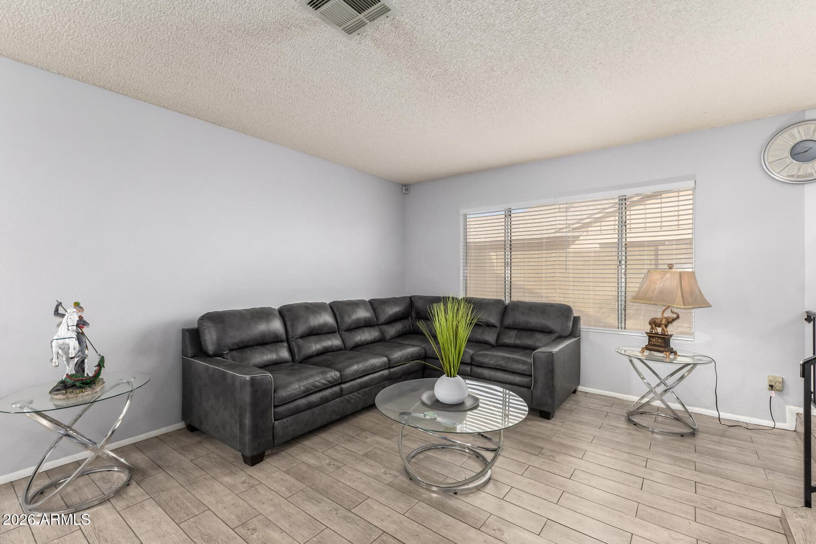 3215 W PARADISE Lane, Phoenix, AZ 85053 — photo 6 of 34