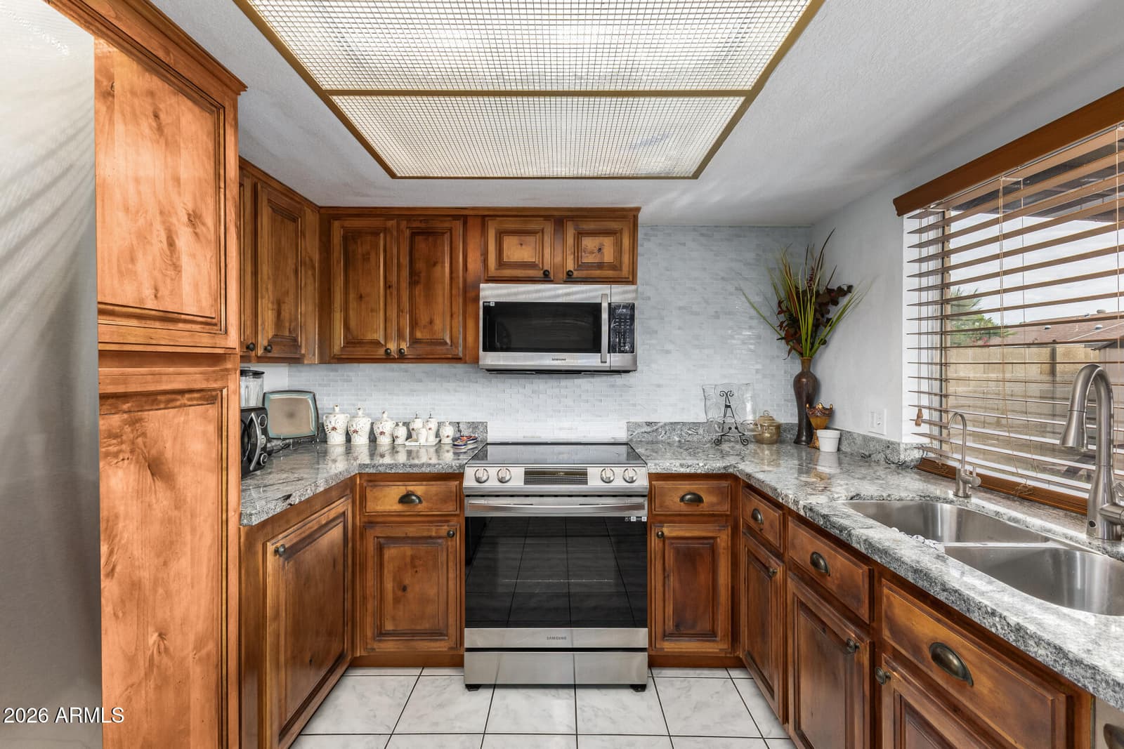 3215 W PARADISE Lane, Phoenix, AZ 85053 — photo 14 of 34