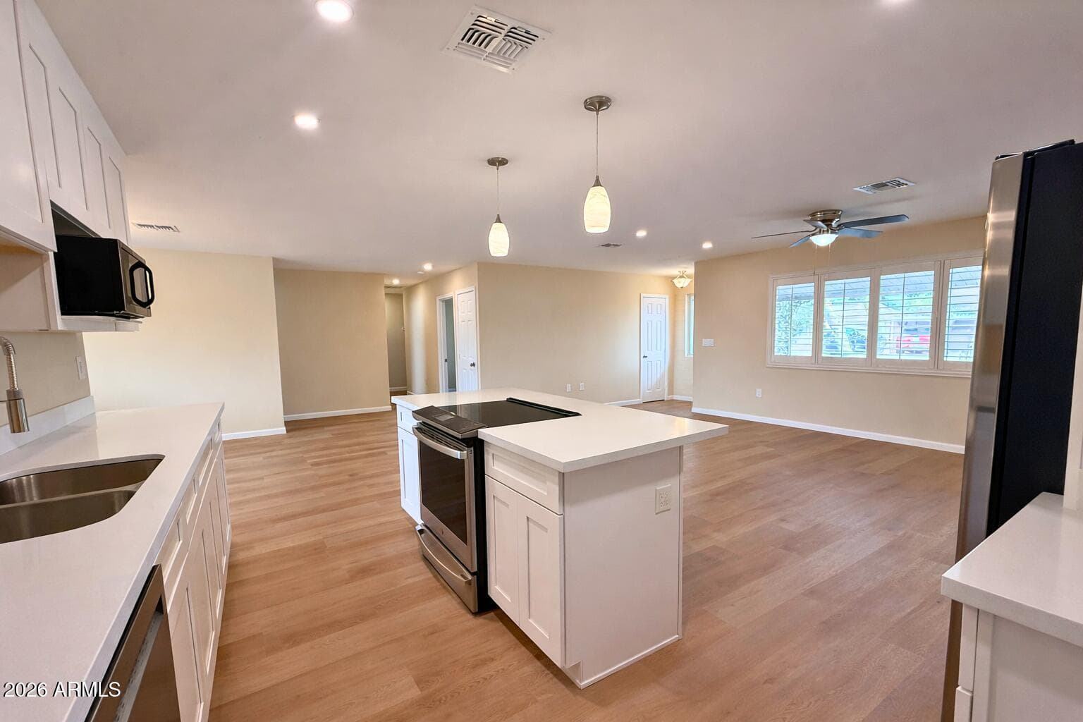 10509 W SNEAD Drive, Sun City, AZ 85351 — photo 11 of 33
