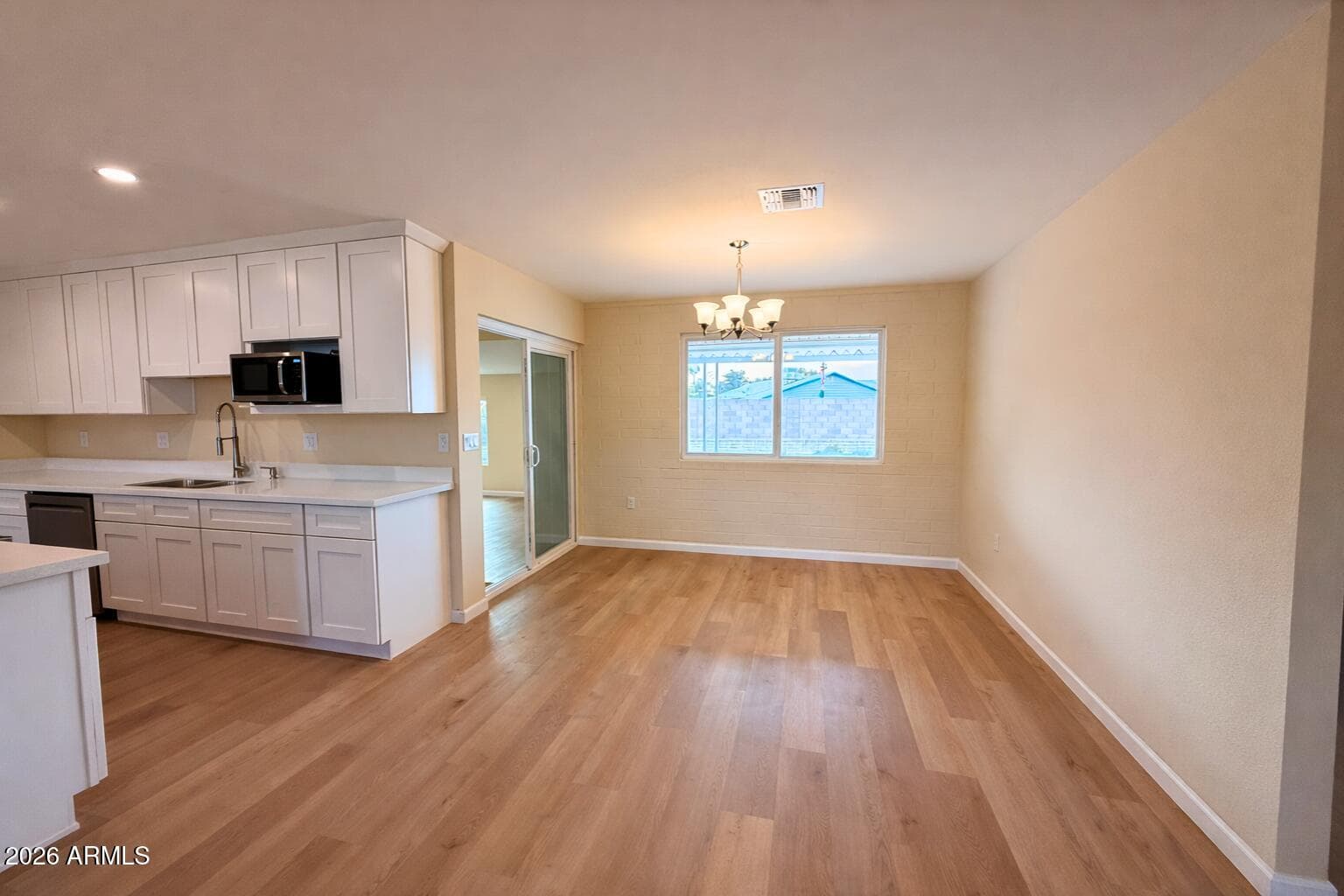 10509 W SNEAD Drive, Sun City, AZ 85351 — photo 13 of 33