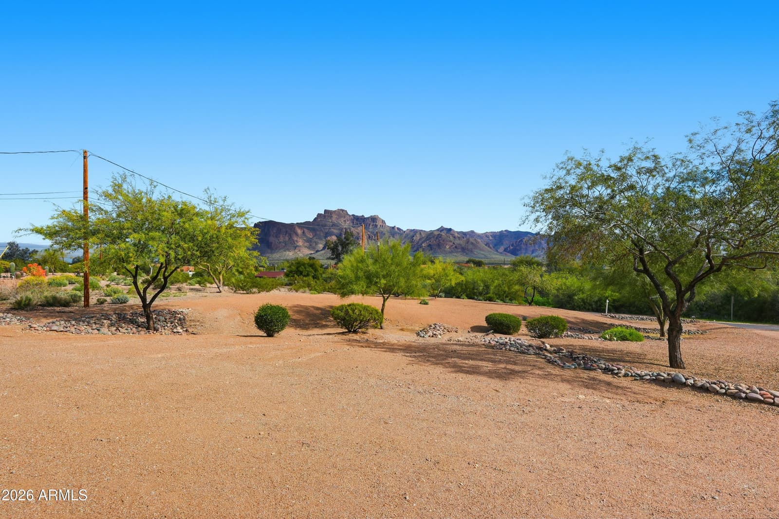 710 S MULESHOE Road, Apache Junction, AZ 85119 — photo 1 of 40