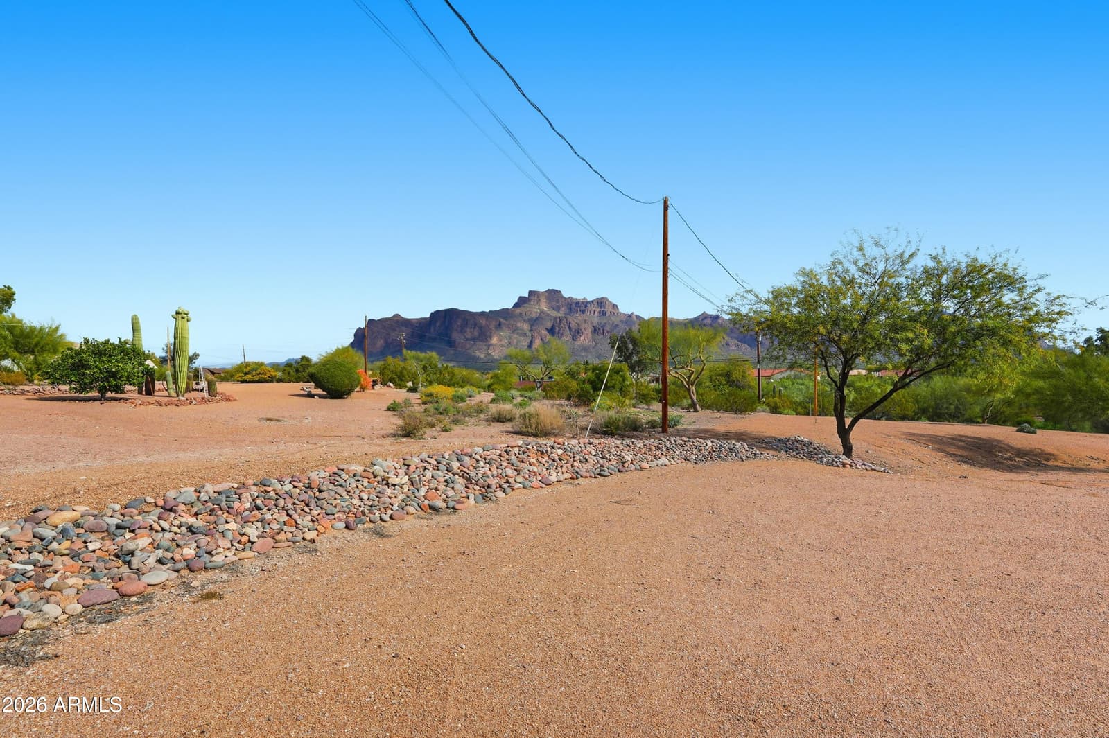 710 S MULESHOE Road, Apache Junction, AZ 85119 — photo 5 of 40