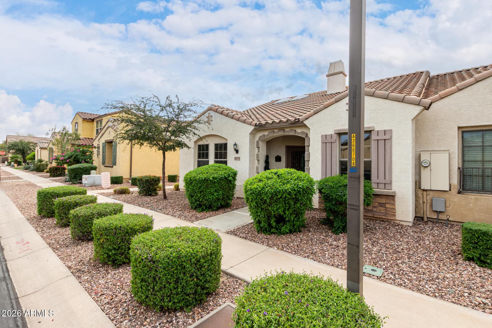 8979 W NICOLET Avenue, Glendale, AZ 85305 — photo 3 of 37