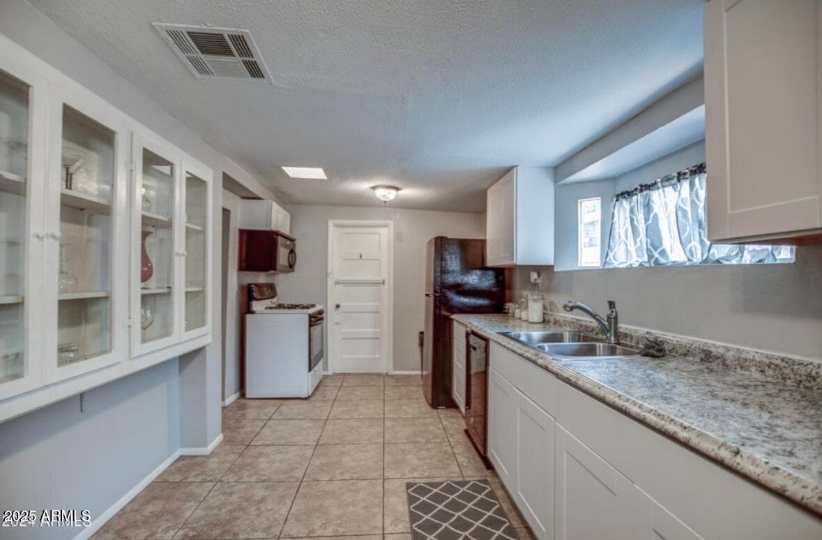 5543 W GARDENIA Avenue, Glendale, AZ 85301 — photo 3 of 6