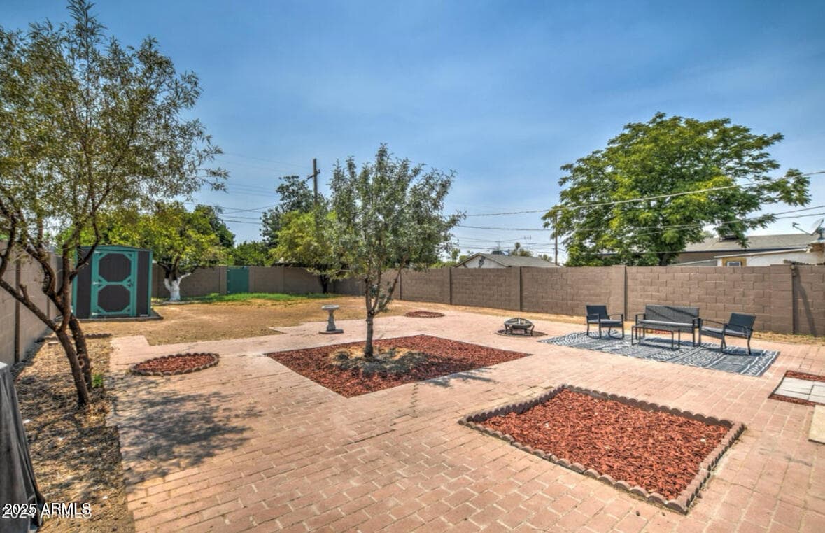 5543 W GARDENIA Avenue, Glendale, AZ 85301 — photo 6 of 6