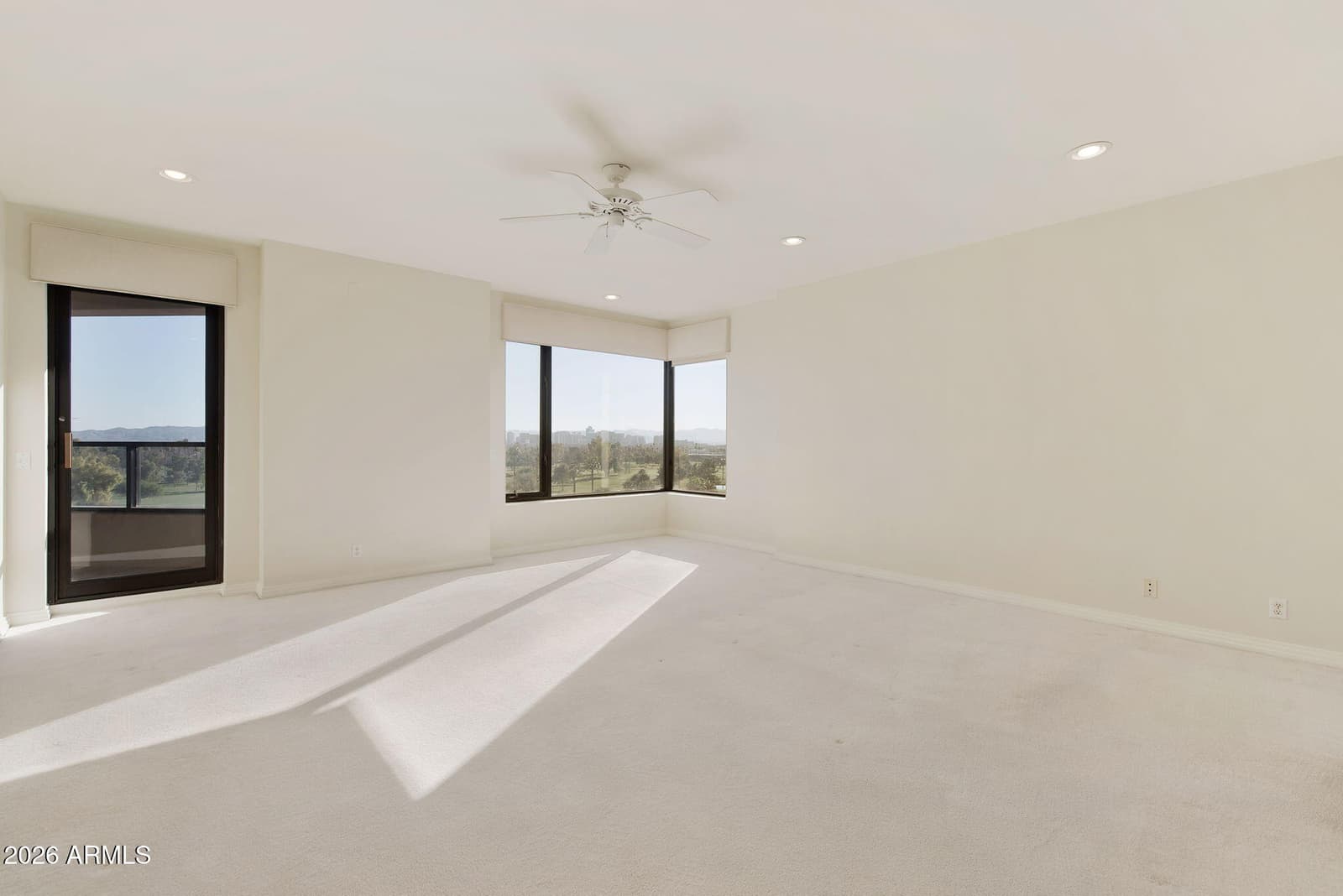 1040 E OSBORN Road 601, Phoenix, AZ 85014 — photo 28 of 54