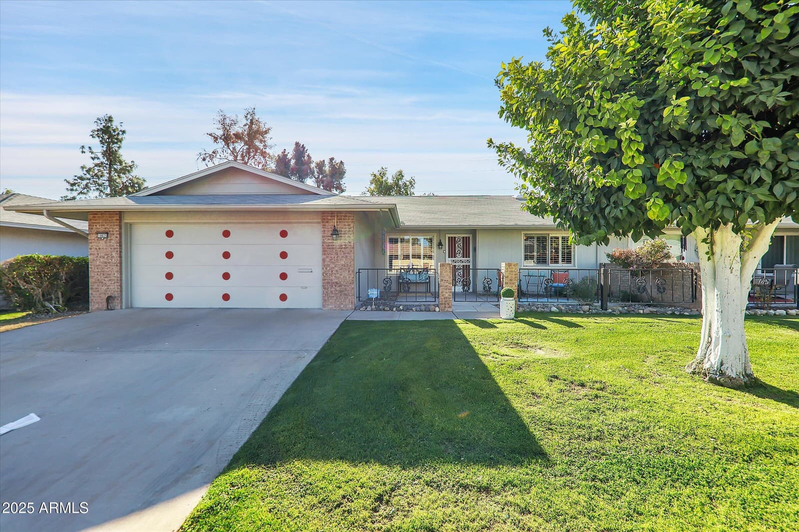 10825 W CARON Drive, Sun City, AZ 85351 — photo 2 of 35