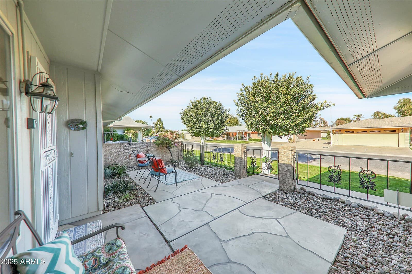 10825 W CARON Drive, Sun City, AZ 85351 — photo 4 of 35
