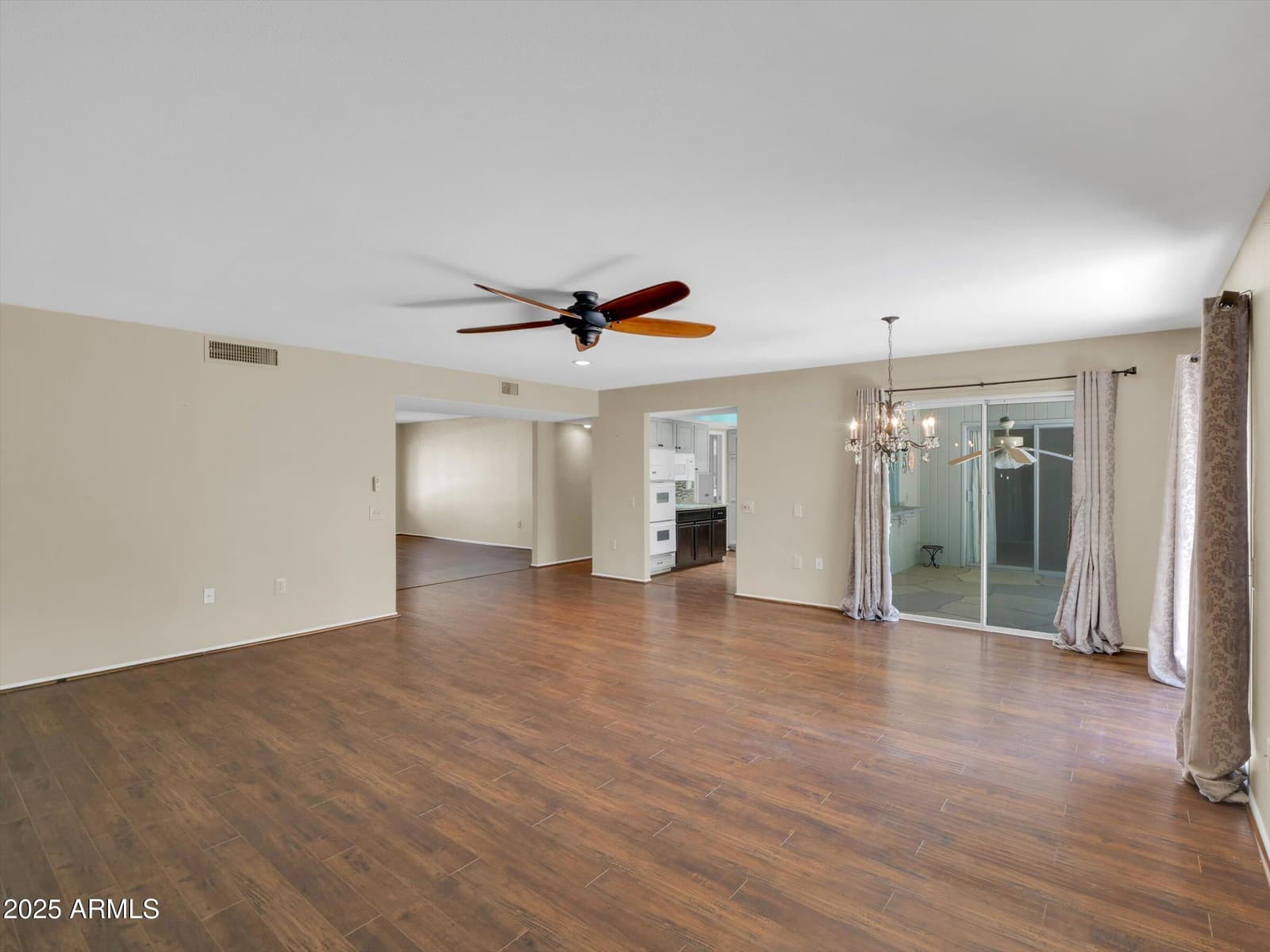 10825 W CARON Drive, Sun City, AZ 85351 — photo 11 of 35