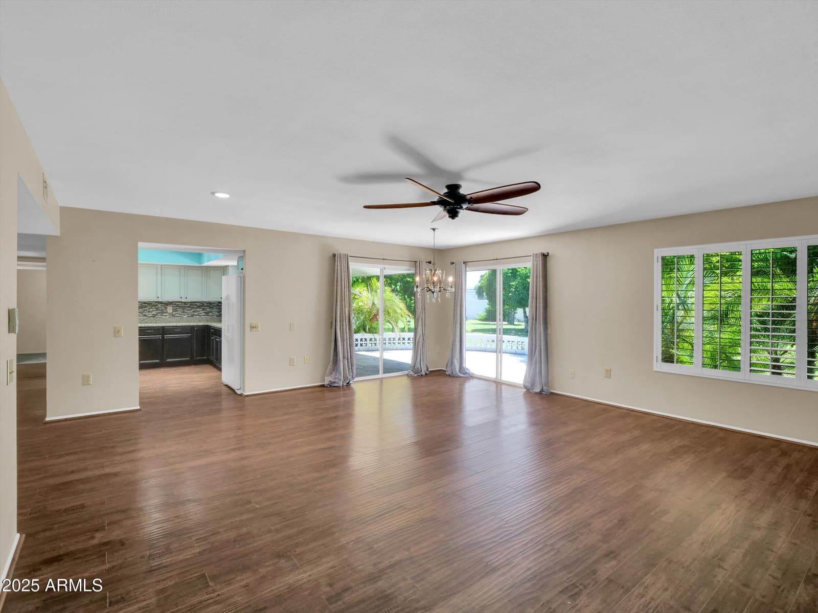 10825 W CARON Drive, Sun City, AZ 85351 — photo 12 of 35