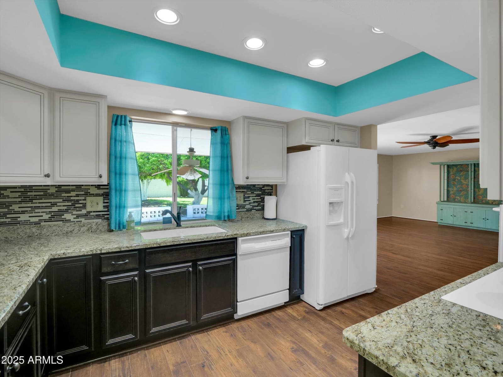 10825 W CARON Drive, Sun City, AZ 85351 — photo 13 of 35