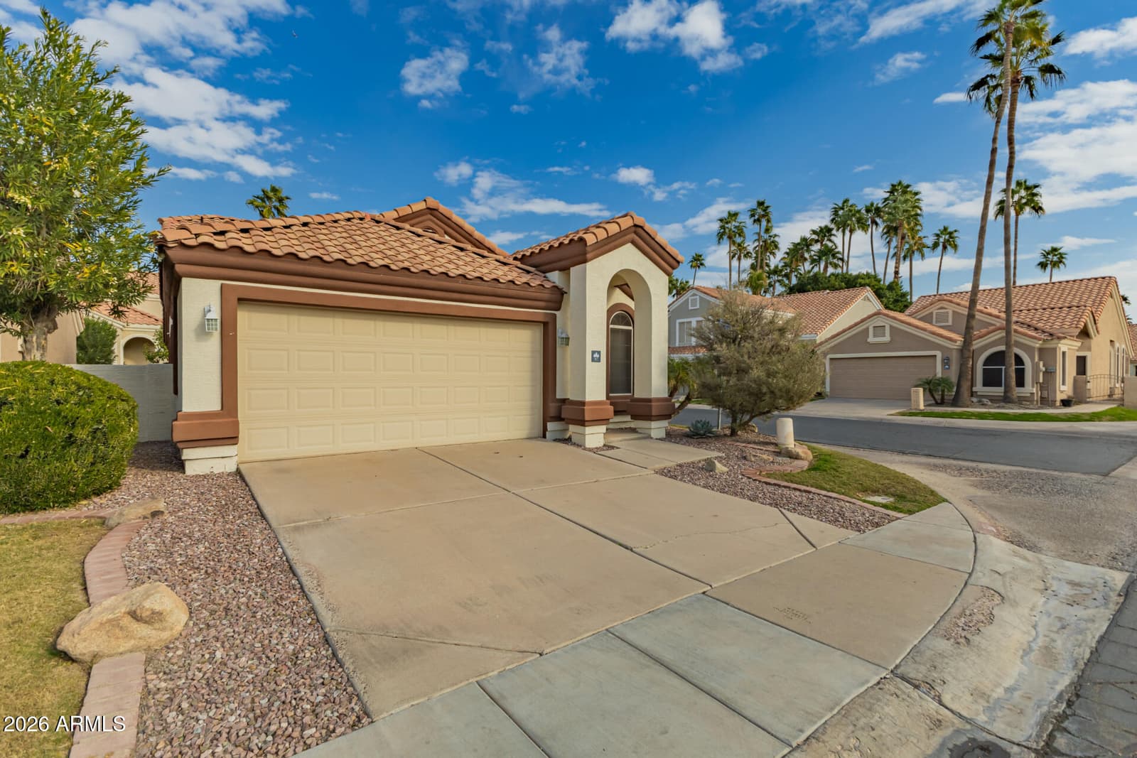 517 S PARADISE Drive, Gilbert, AZ 85233 — photo 2 of 38
