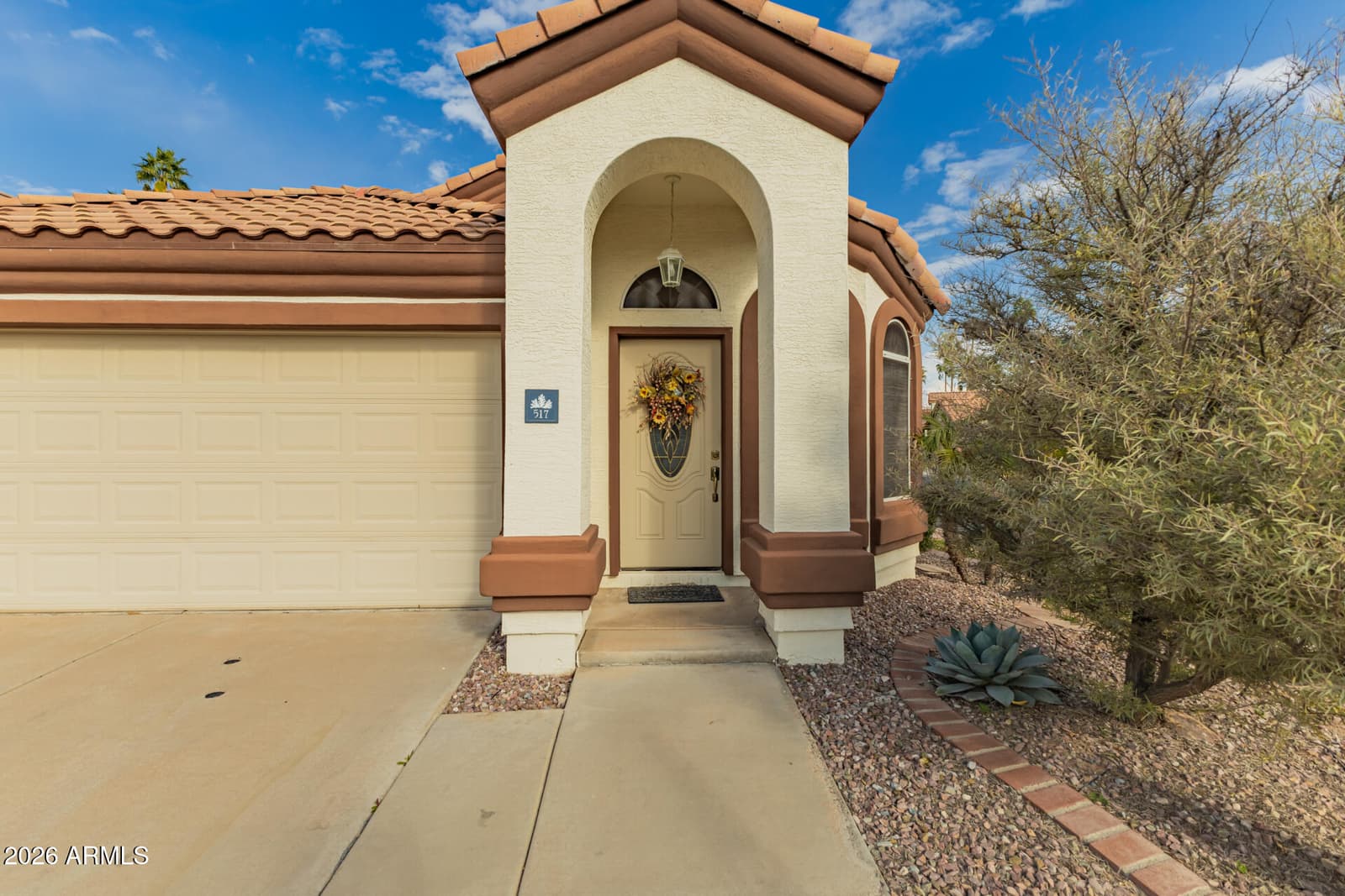 517 S PARADISE Drive, Gilbert, AZ 85233 — photo 4 of 38