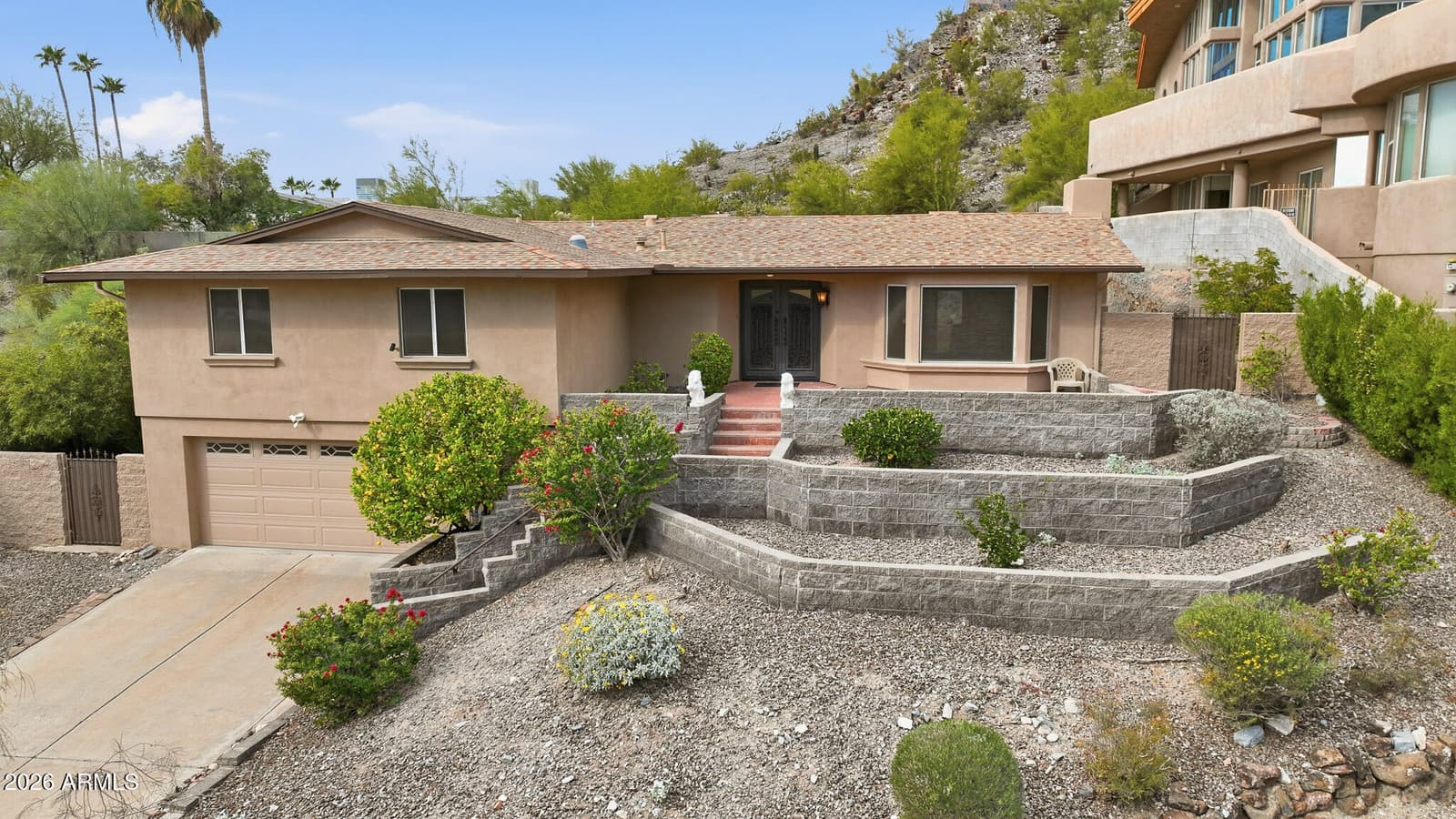 2346 E ORANGEWOOD Avenue, Phoenix, AZ 85020 — photo 2 of 49