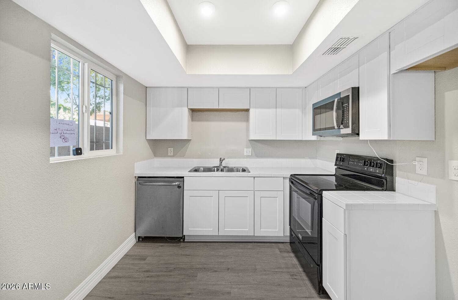 2847 N 46th Avenue 10, Phoenix, AZ 85035 — photo 4 of 20