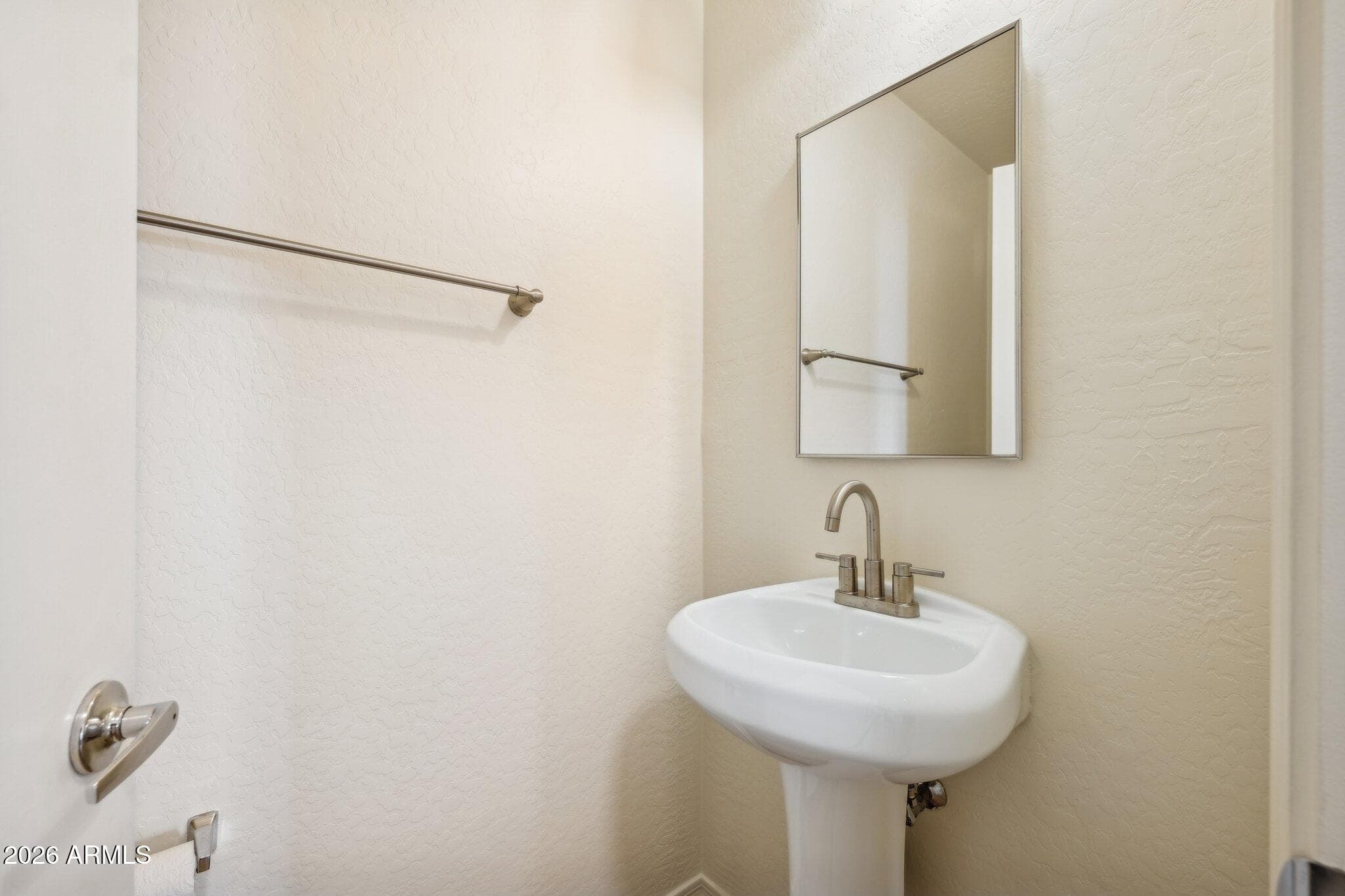4034 E CHAMBERS Street, Phoenix, AZ 85040 — photo 10 of 23