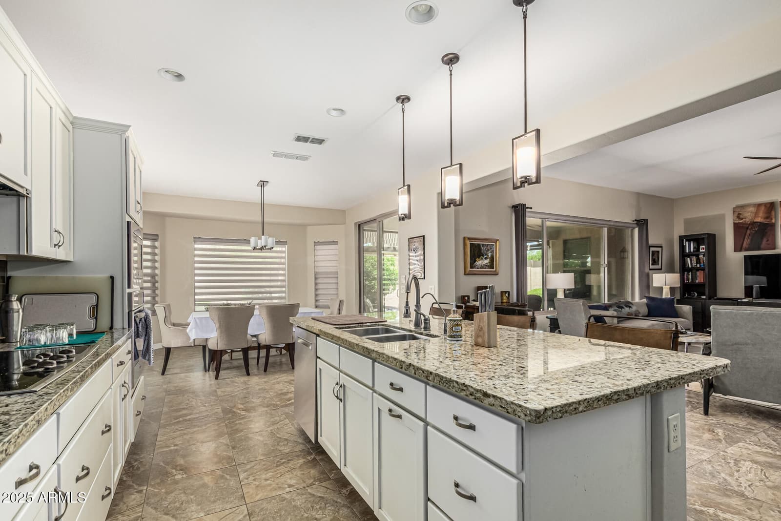 5261 N ARROWHEAD Drive, Eloy, AZ 85131 — photo 12 of 52